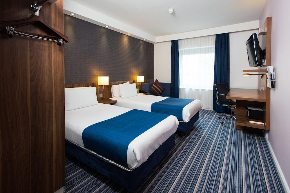 Holiday Inn Express London-Wimbledon-South, An Ihg Hotel Ngoại thất bức ảnh