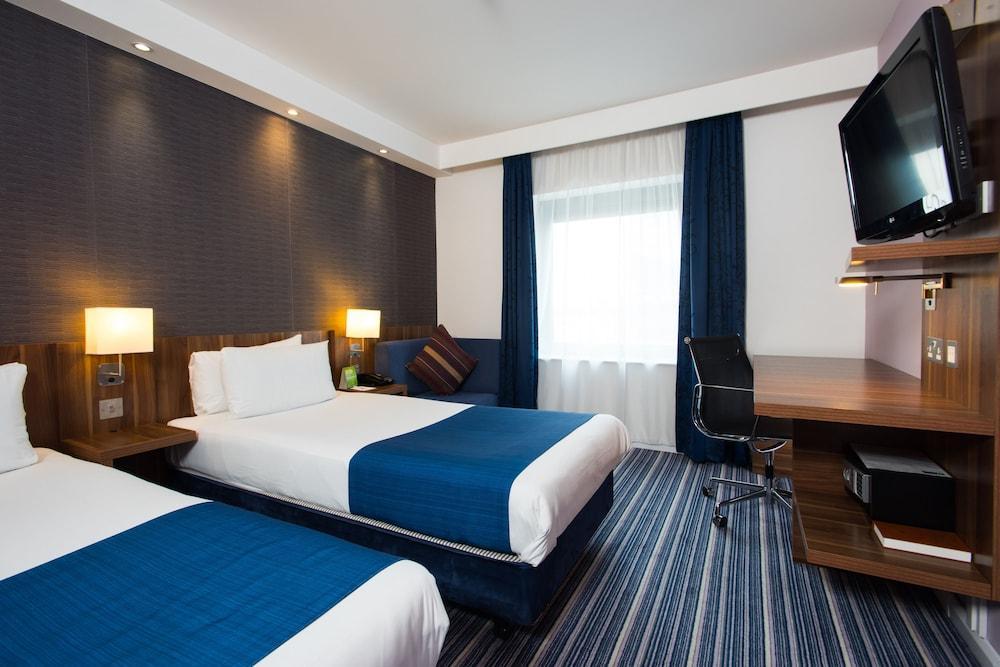 Holiday Inn Express London-Wimbledon-South, An Ihg Hotel Ngoại thất bức ảnh