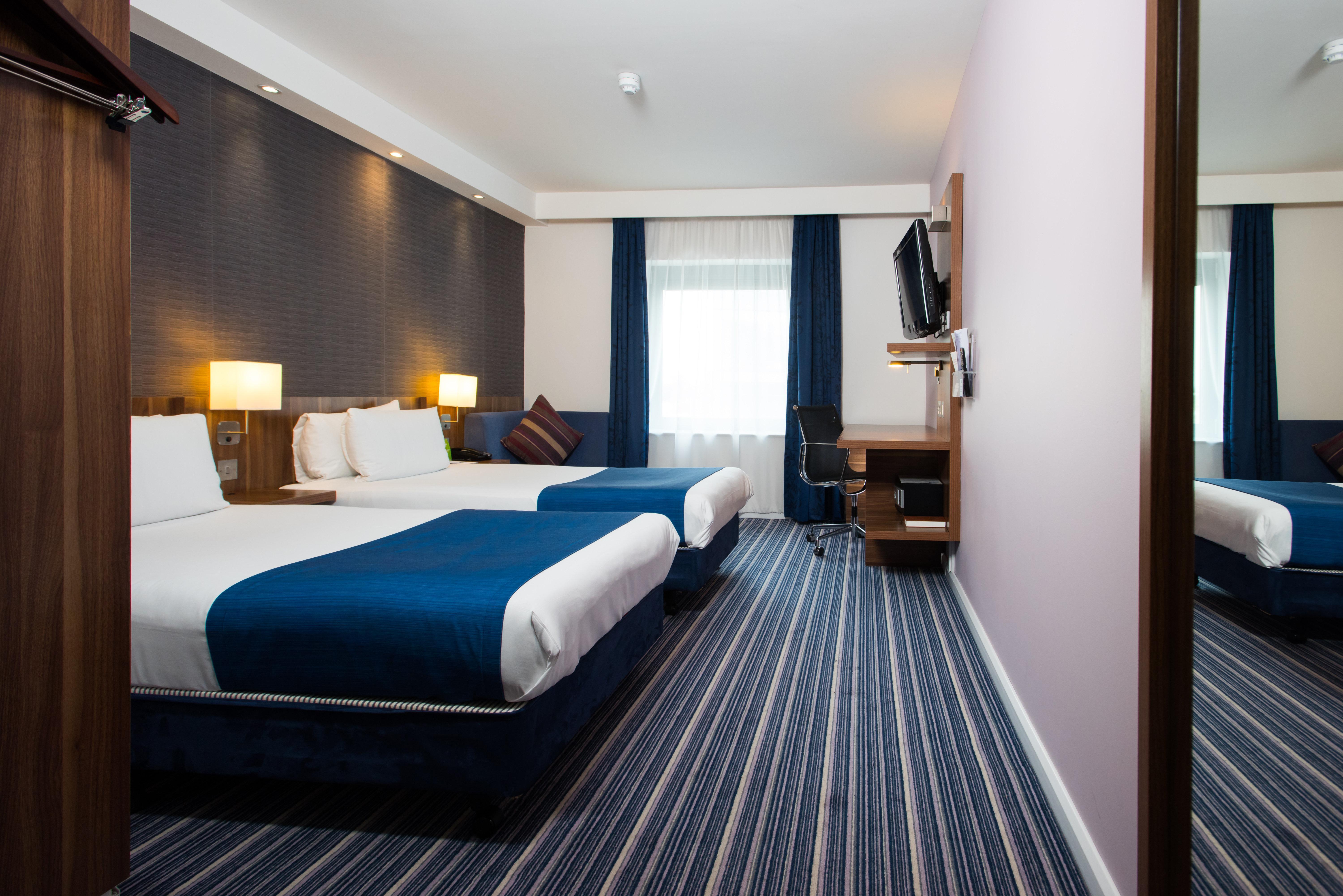 Holiday Inn Express London-Wimbledon-South, An Ihg Hotel Ngoại thất bức ảnh
