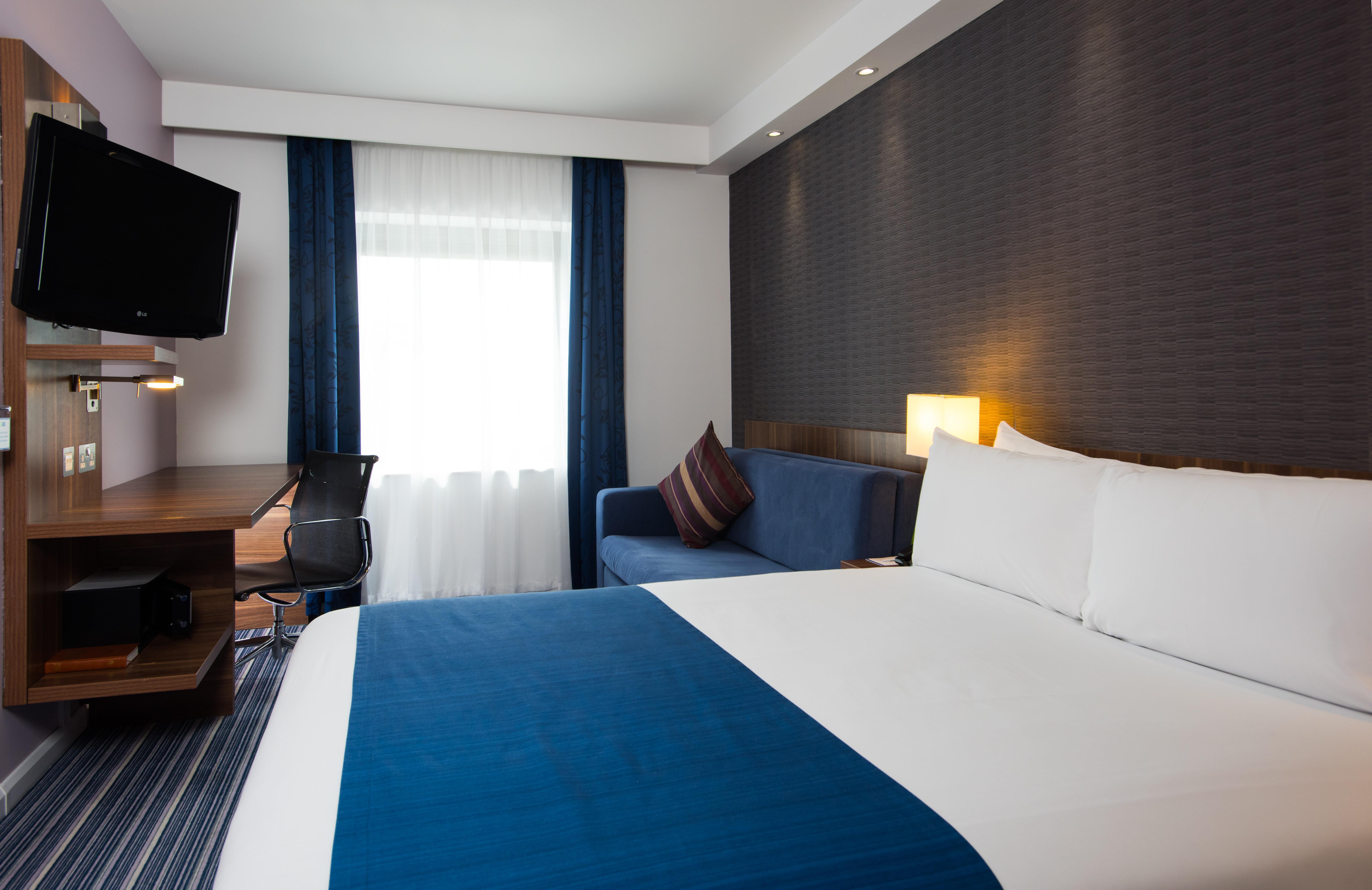 Holiday Inn Express London-Wimbledon-South, An Ihg Hotel Ngoại thất bức ảnh