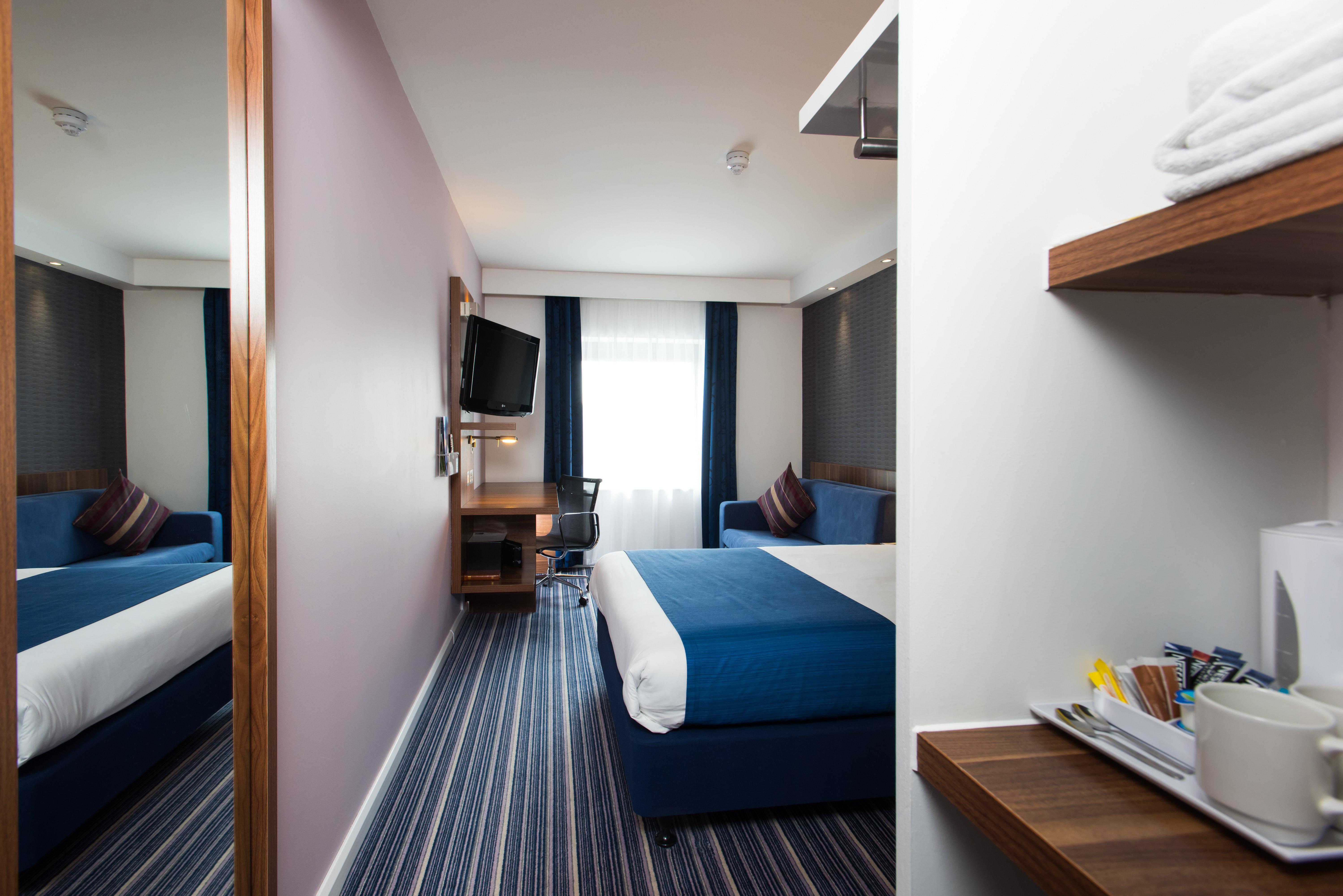 Holiday Inn Express London-Wimbledon-South, An Ihg Hotel Ngoại thất bức ảnh