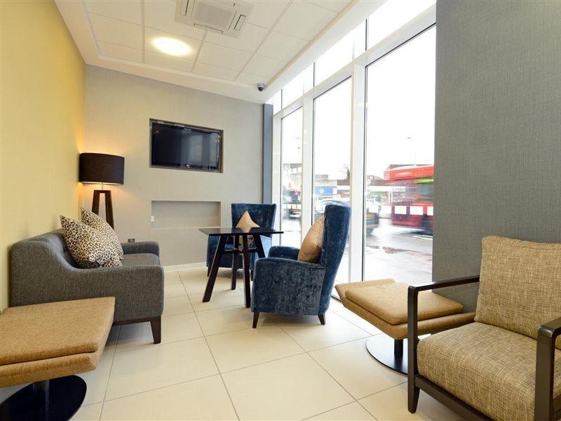 Holiday Inn Express London-Wimbledon-South, An Ihg Hotel Ngoại thất bức ảnh