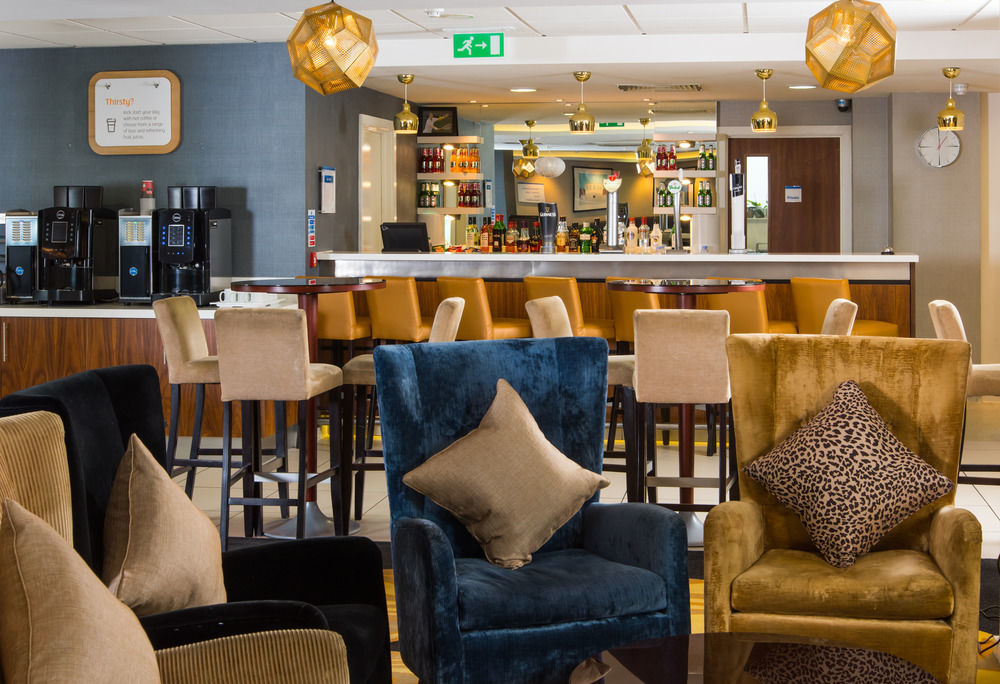 Holiday Inn Express London-Wimbledon-South, An Ihg Hotel Ngoại thất bức ảnh