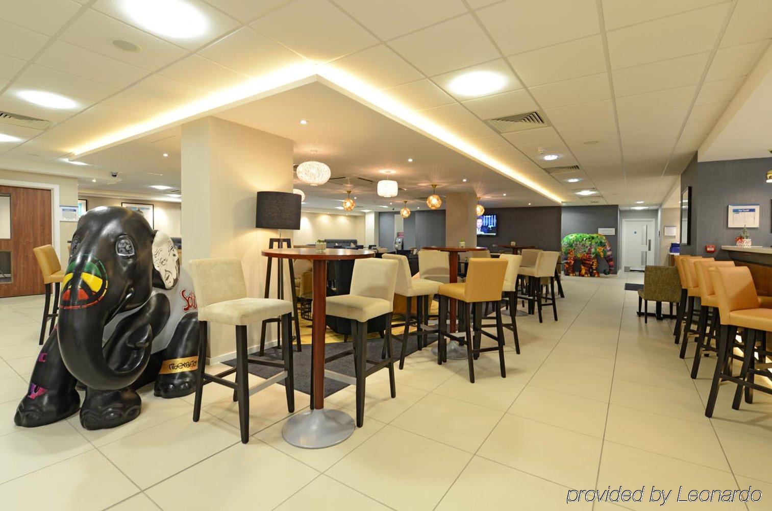 Holiday Inn Express London-Wimbledon-South, An Ihg Hotel Ngoại thất bức ảnh