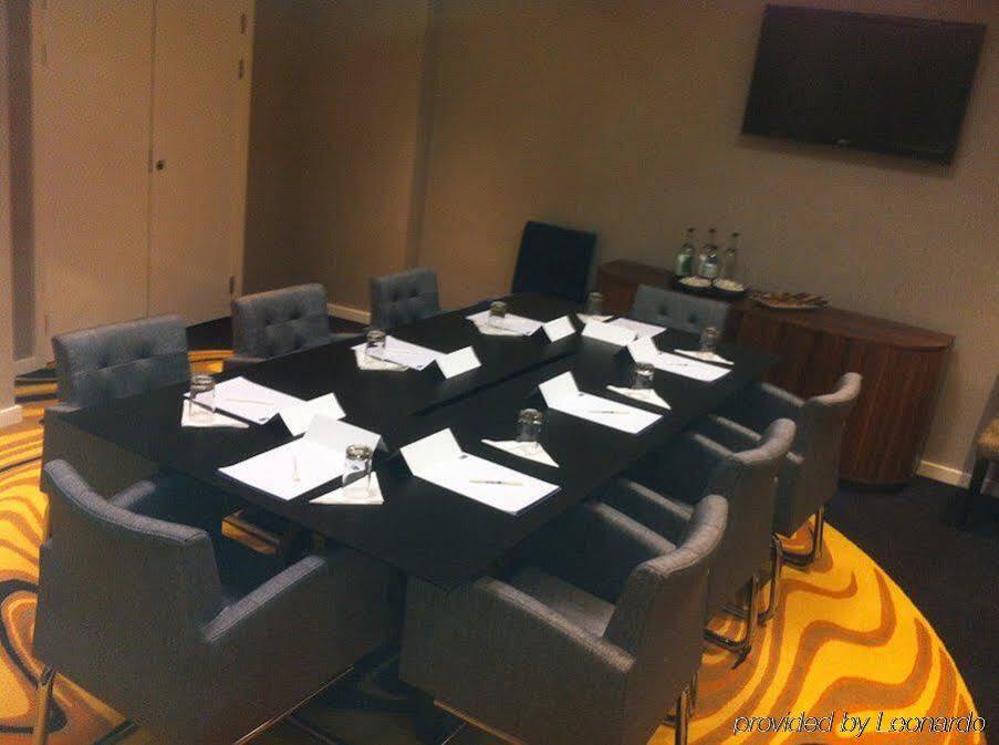 Holiday Inn Express London-Wimbledon-South, An Ihg Hotel Ngoại thất bức ảnh